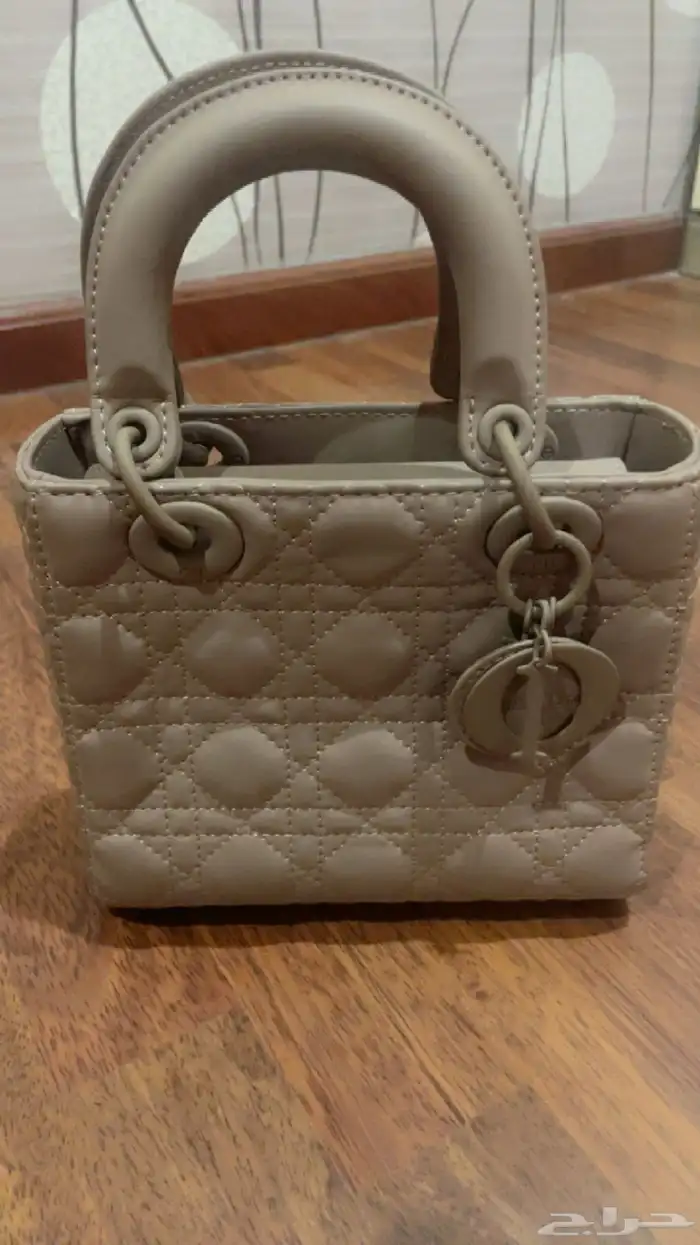 بيع شنط نسائية 0