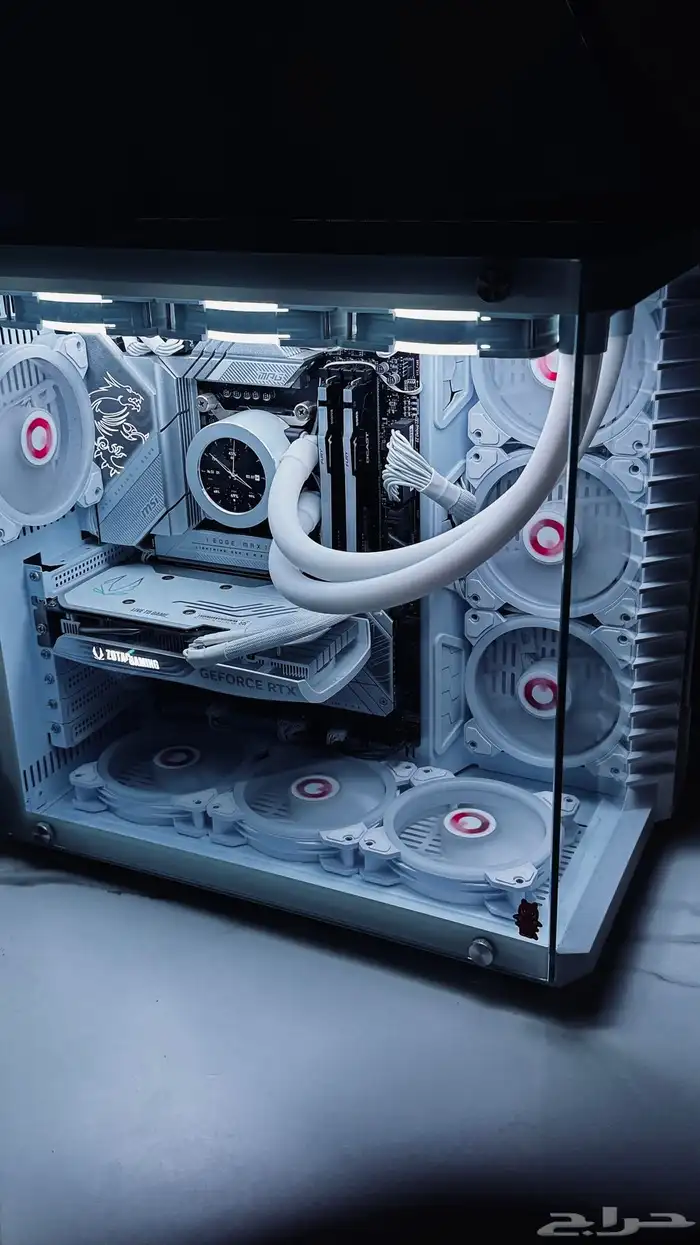 للبيع pc مع شاشة قيمنق 240 فريم 1