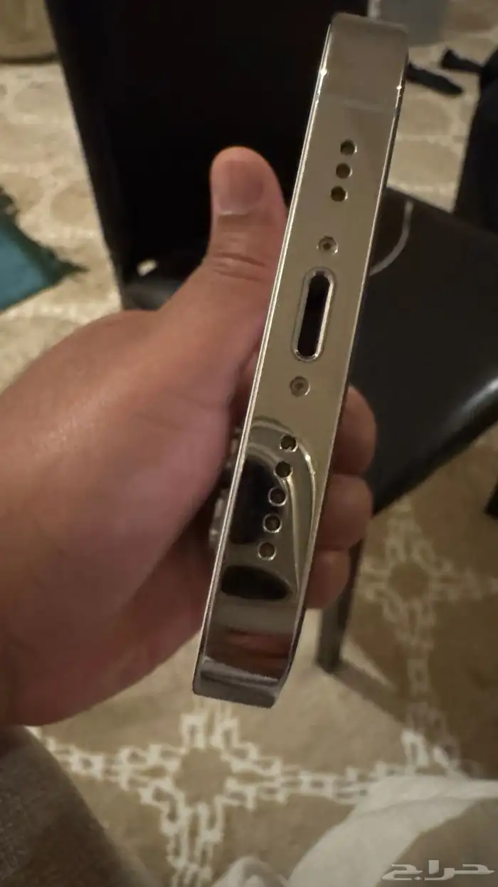 ايفون 14 برو ابيض 3