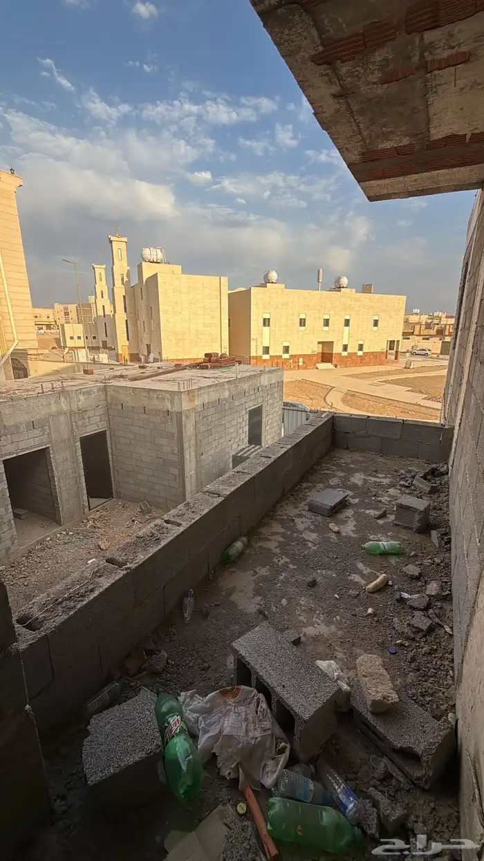 فيلا وشقتين للبيع في مخطط شوران المدينه المنوره 3