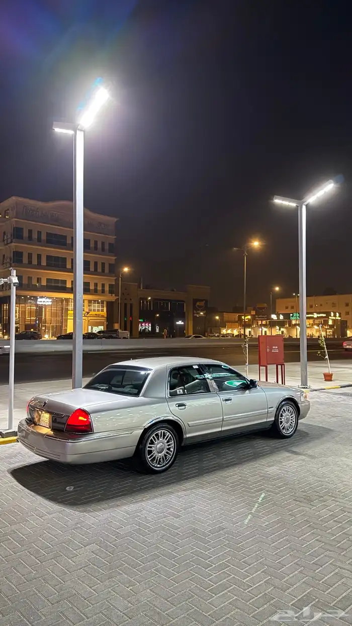 فورد جراند ماركيز 2010 1