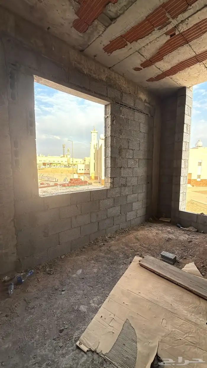 فيلا وشقتين للبيع في مخطط شوران المدينه المنوره 4