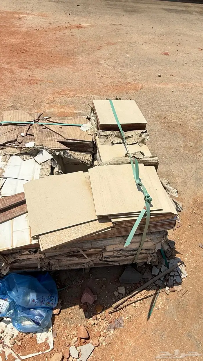 للبيع طبليات بلاط كل المقاسات تقريبا  اشكال كثيره 0