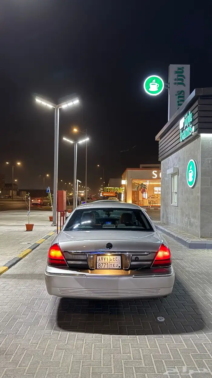فورد جراند ماركيز 2010 7