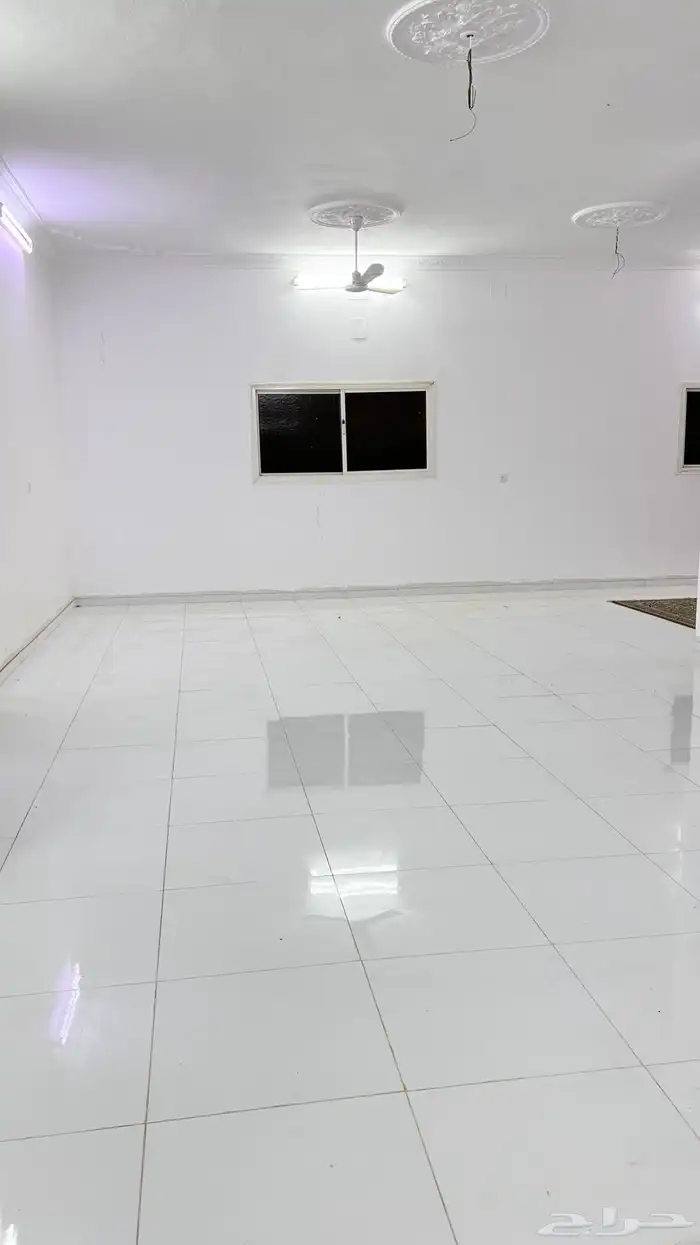 مسجد يحتاج إلى الفرش 0