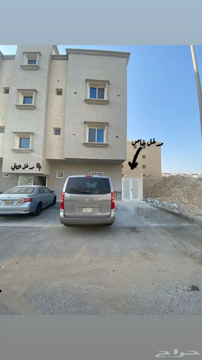 للبيع شقه ارضيه في حي الشعله 2