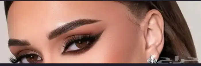 خبيرة تجميل 0