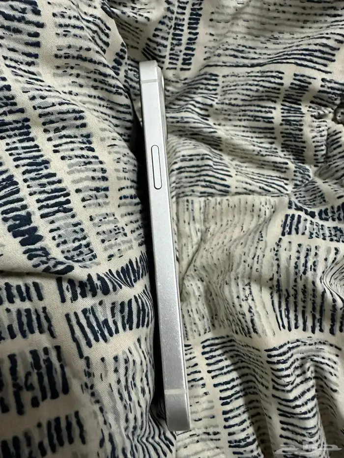 ايفون13 4