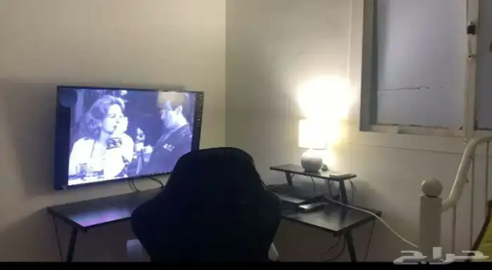 كرسي وطاوله قيمنق 0