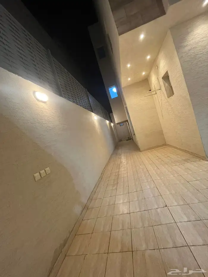 فيلا للإيجار بحي عكاظ مخطط العجلان 4