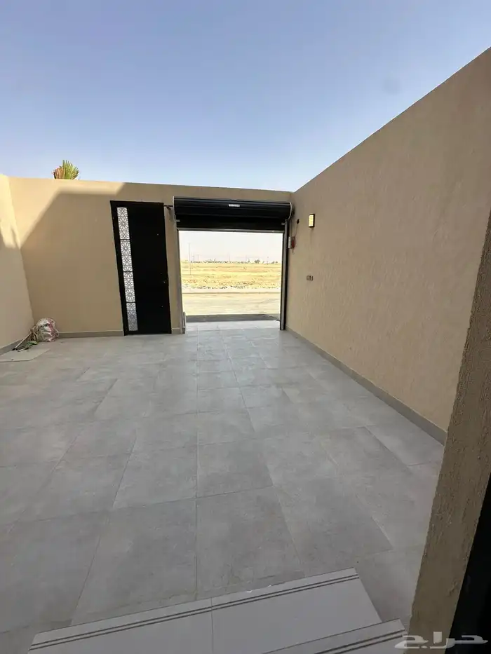 تاون هاوس للبيع في حي الجنادرية 4
