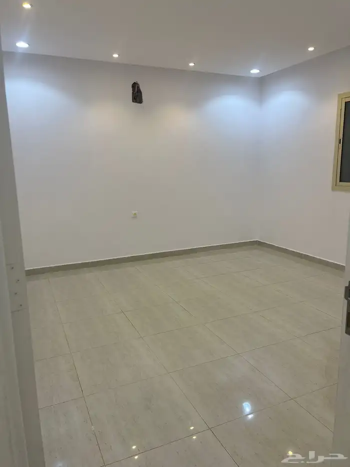 فيلا للإيجار بحي عكاظ مخطط العجلان 27