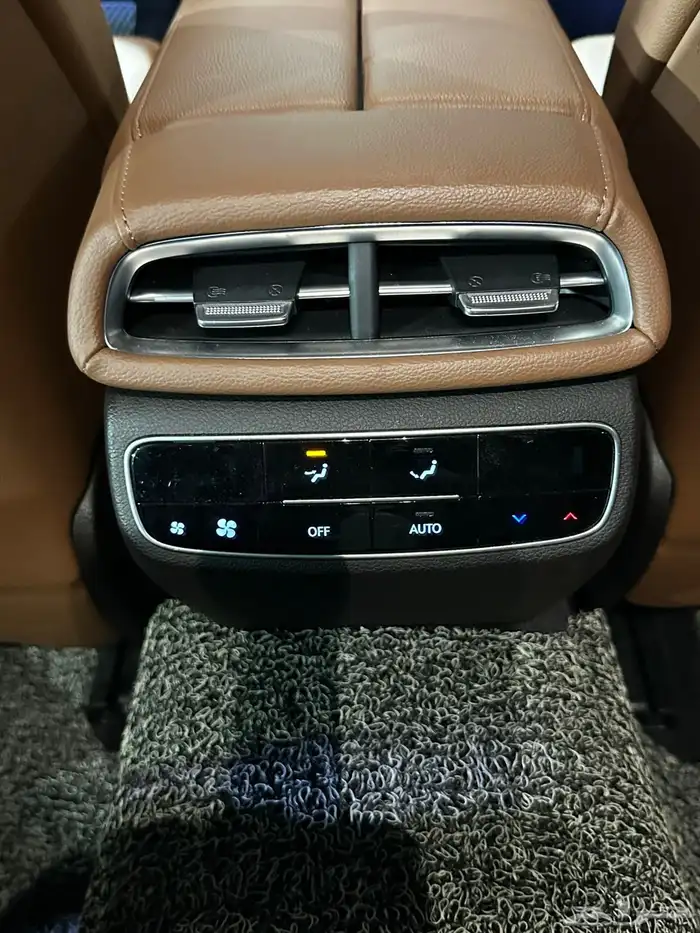 هيونداي جنيسيس اسود 2021 بنزين بطاقة جمركية وارد كوريا 13