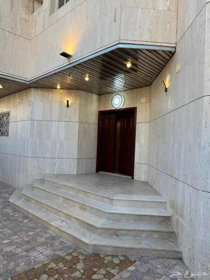 فيلا تشطيب فاخر درج داخلي حي الخالدية 0