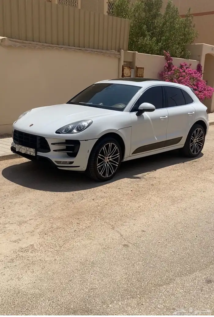 للبيع بورش مكان 4