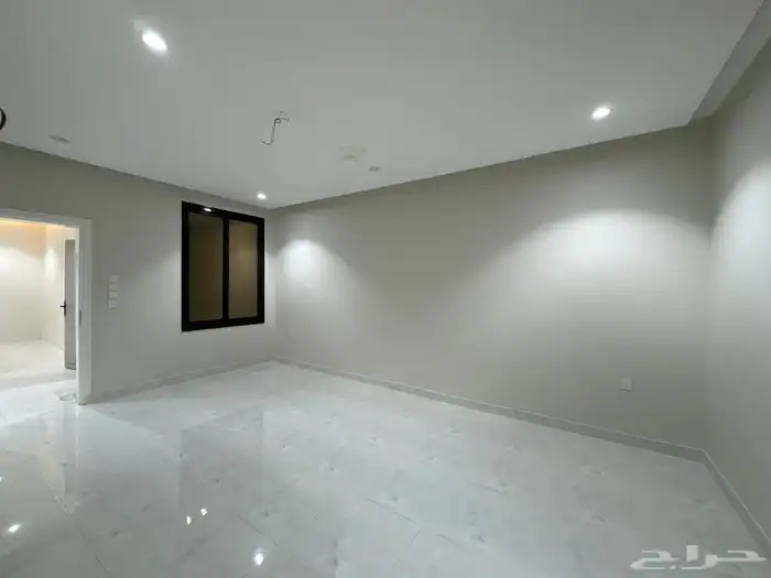 للبيع فلل نص ارض بحي الصفا 3
