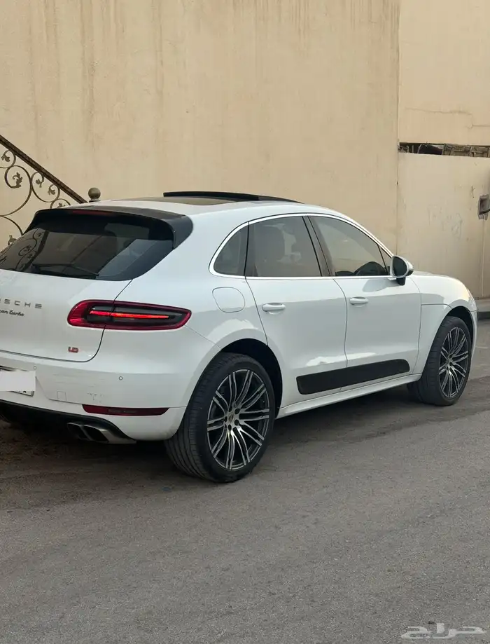 للبيع بورش مكان 5