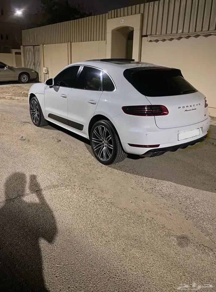 للبيع بورش مكان 2