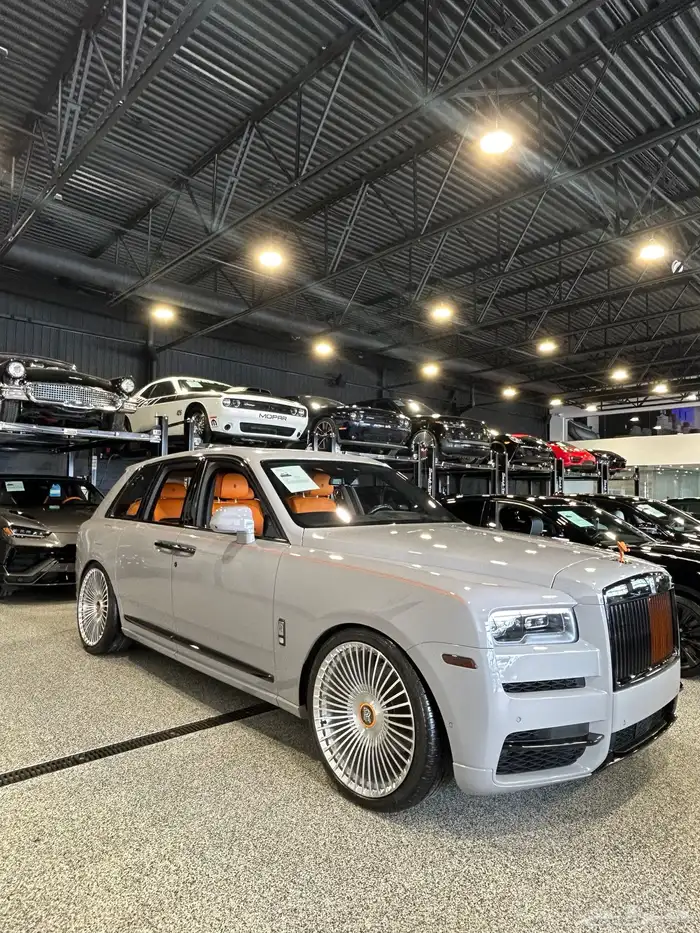 رولز رويس كولينان Rolls royes cullinan 2023 0