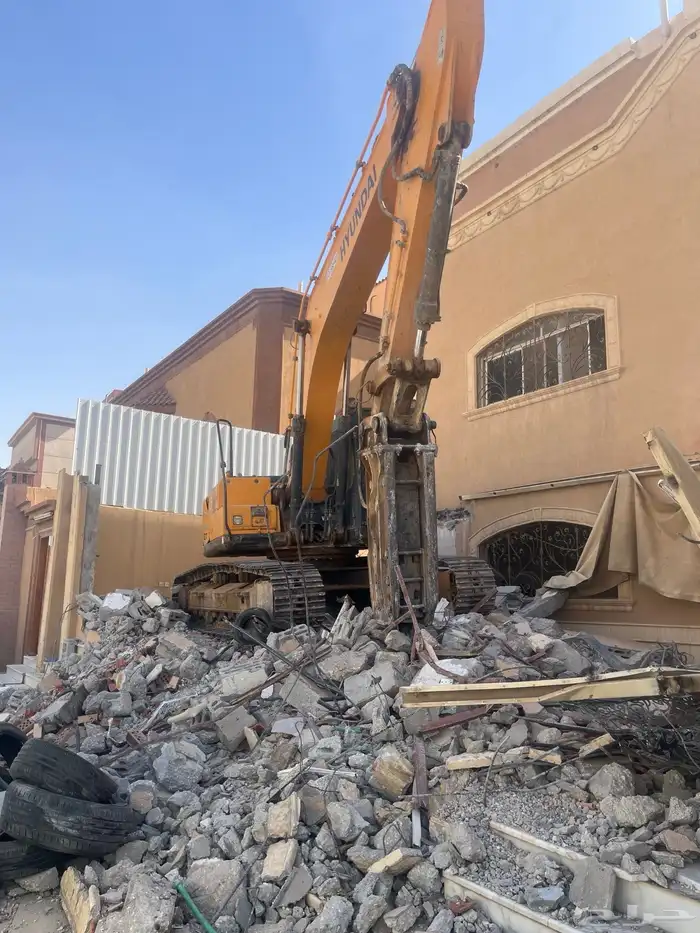 بوكلينات للإيجار حفر حفريات وهدم 5