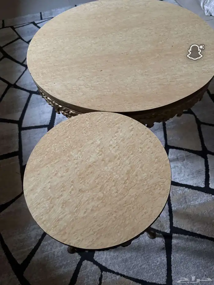 طاوله كبيره مع أربع صغيره 0