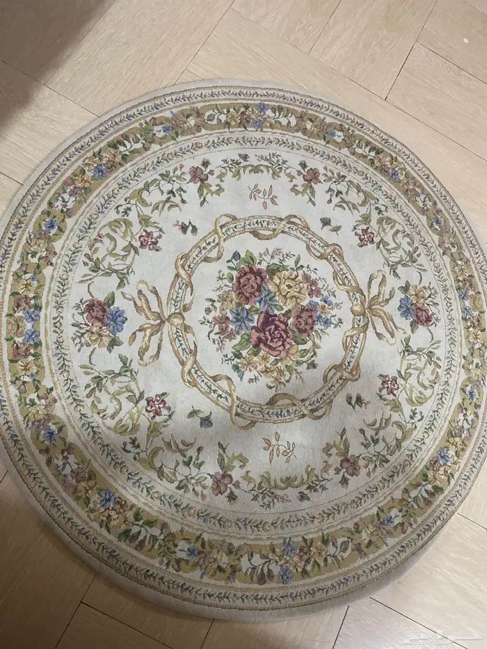 سجادة عليها ورود جديدة 0