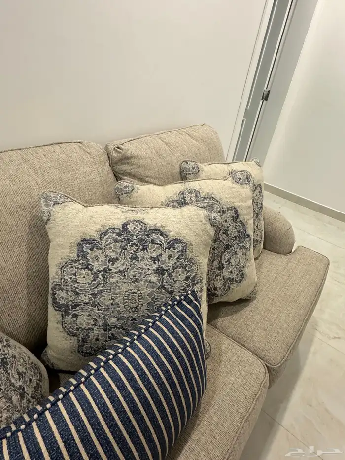مخدات اشلي 1