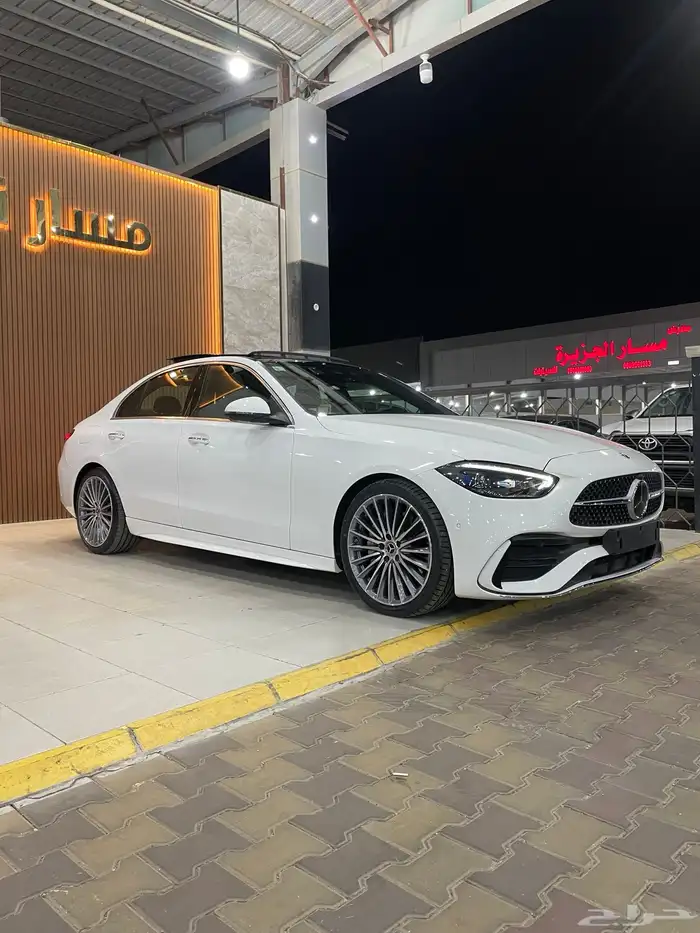 مرسيدس C300 موديل 2023 فل كامل 3