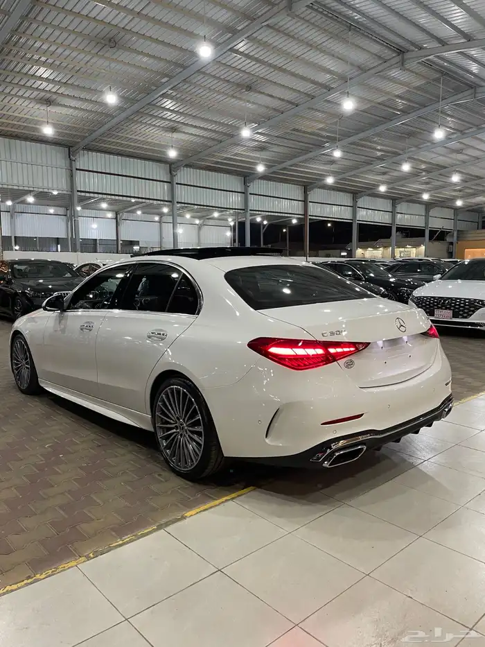 مرسيدس C300 موديل 2023 فل كامل 6
