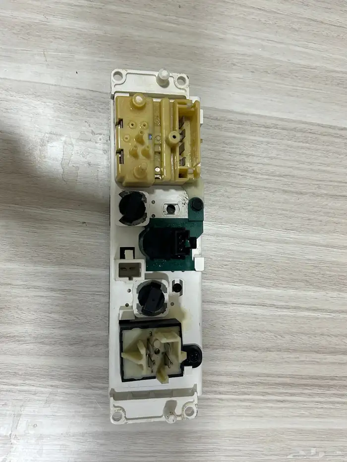 سويتش المكيف فورد فكتوريا2008 وكالة 1