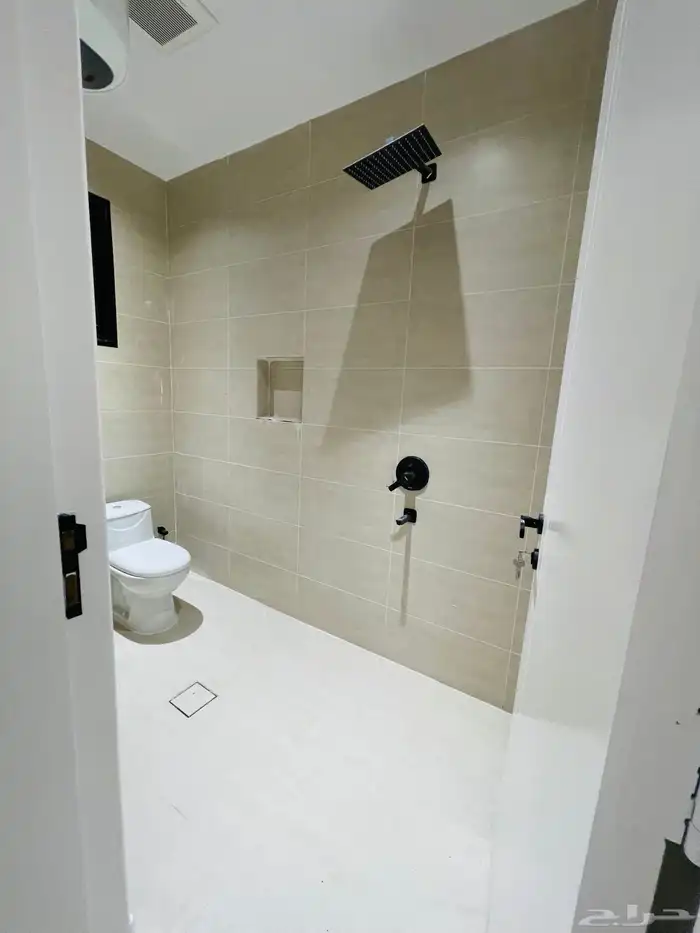 للبيع الآن شقق تمليك علوي مع سطح السعر 500 الف حي الضيافة 24