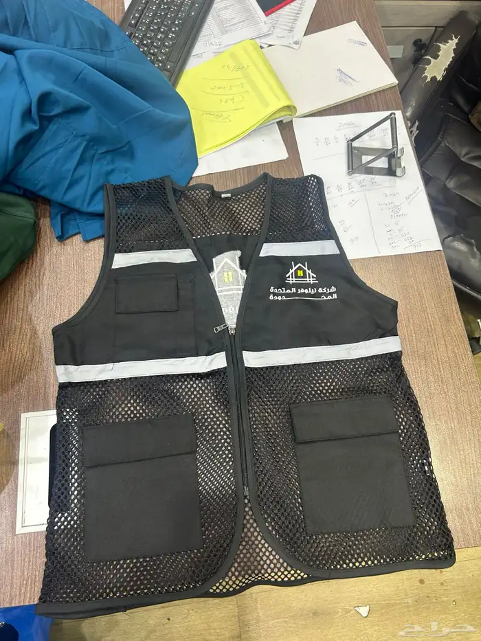 الزي الموحد مع التطريز و الطباعة 0