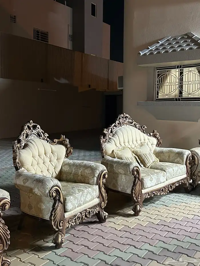 طقم كنب اكلاسيكي فاخر جدا 2