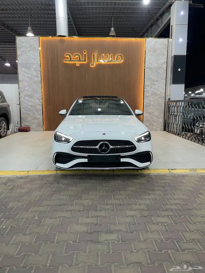 مرسيدس C300 موديل 2023 فل كامل 1