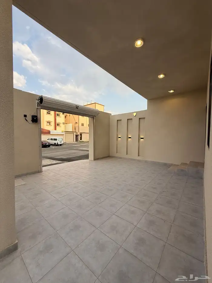 للبيع ارواف علويه بملحق وشقق ارضيه ببايكة سيارة ف احد رفيده 3