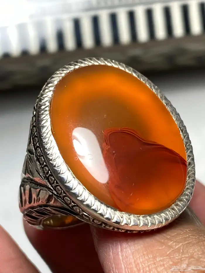 خاتم عقيق زجاجي مزعفر ومصور 0