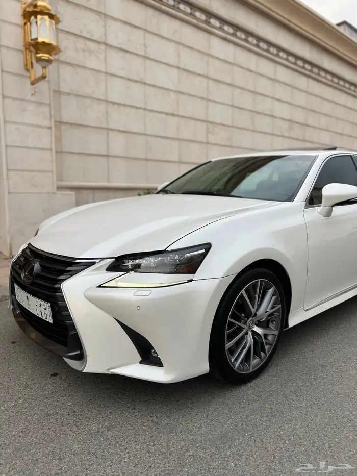 للبيع لكزس GS 350 2018 DD شبه الجديده 1