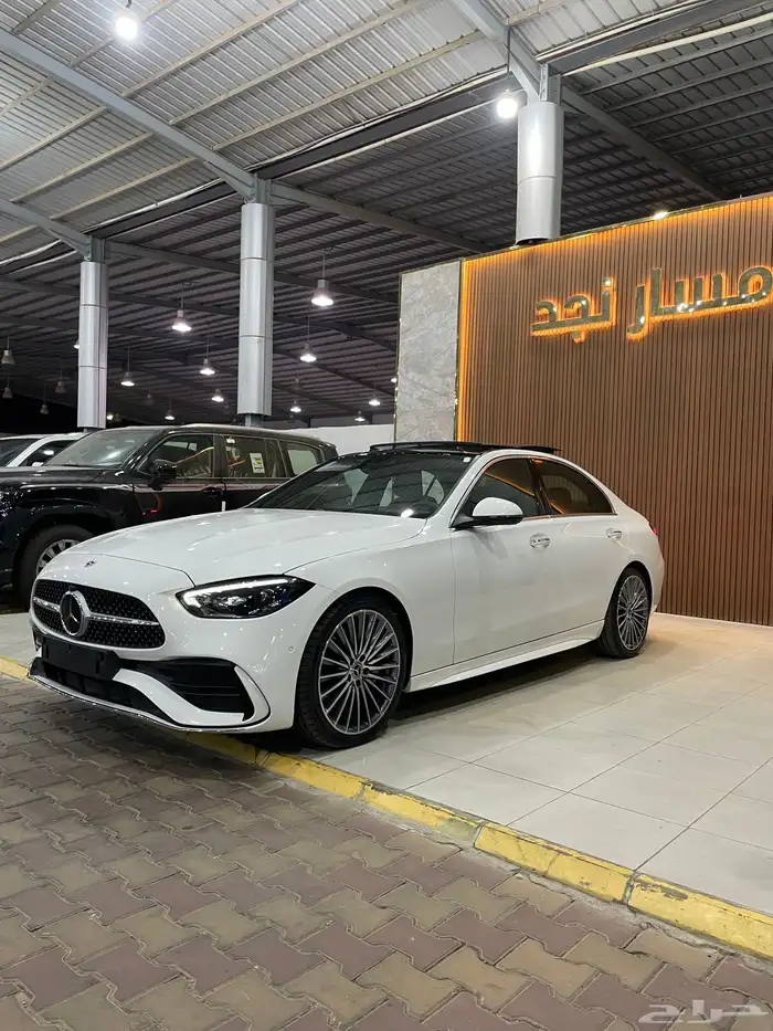 مرسيدس C300 موديل 2023 فل كامل 5