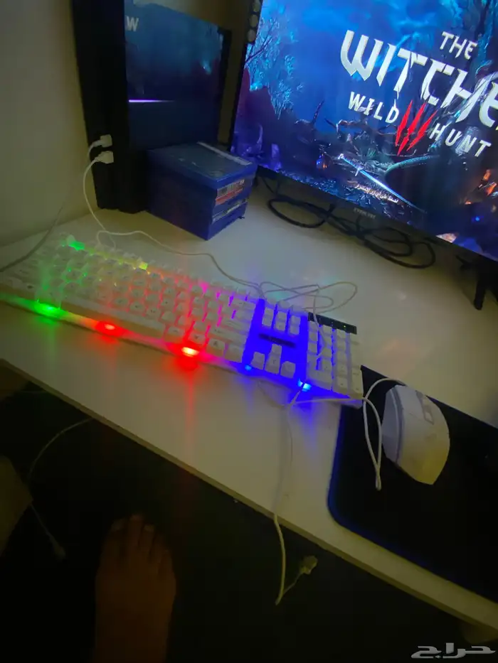 سوني فور للبيع مع اشرطه كثير ومشهوره 1