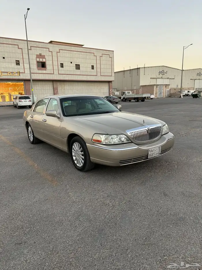 لينكون تاون كار 2005 نظيف جدا 5