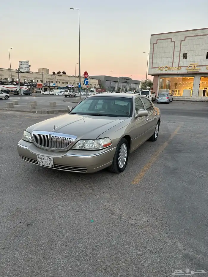 لينكون تاون كار 2005 نظيف جدا 1