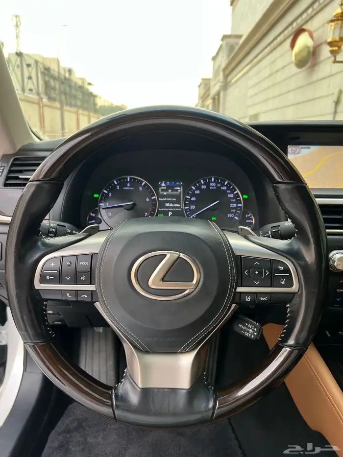 للبيع لكزس GS 350 2018 DD شبه الجديده 43