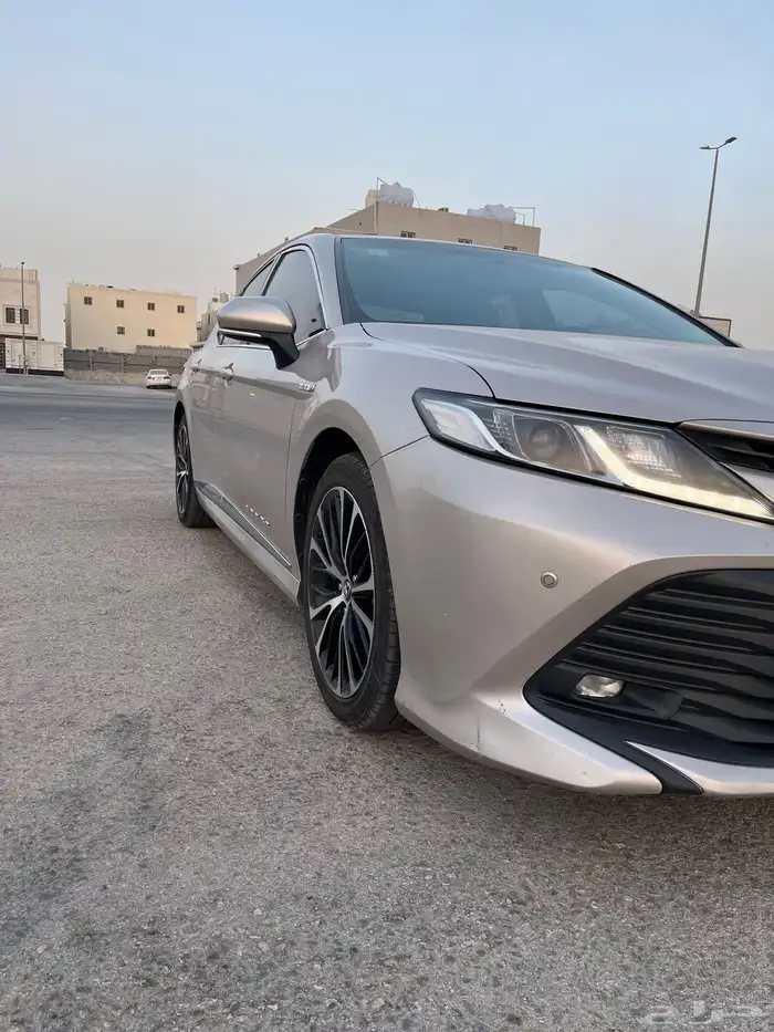 للبيع كامري 2019 فل كامل هايبرد 2