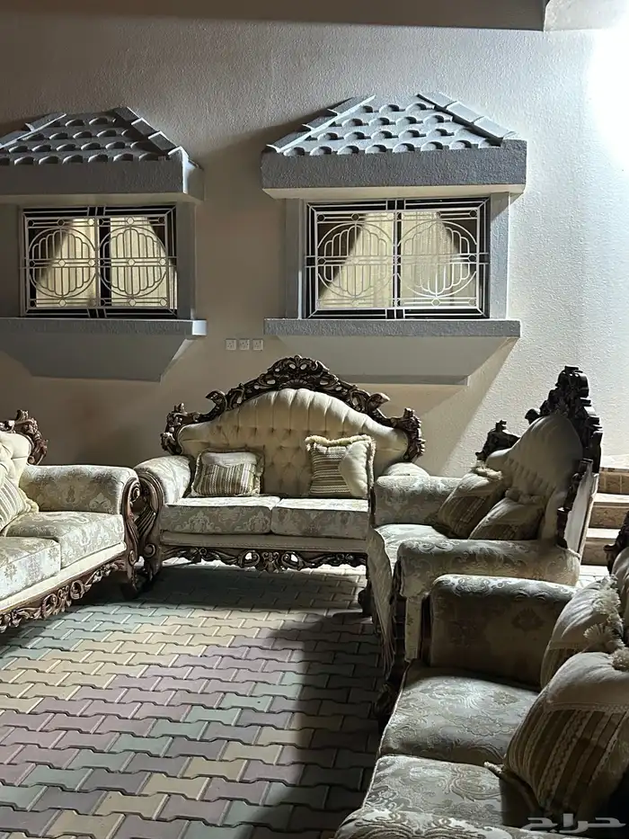 طقم كنب اكلاسيكي فاخر جدا 0