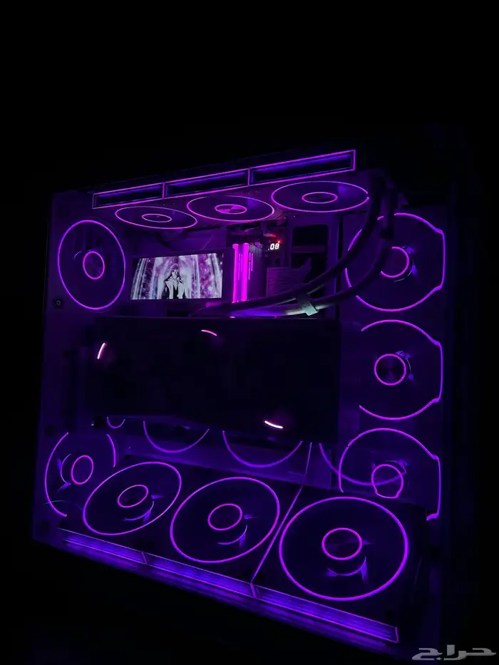تجميعة أسطورية بمعالج 9800X3D وكرت RTX 5090 0
