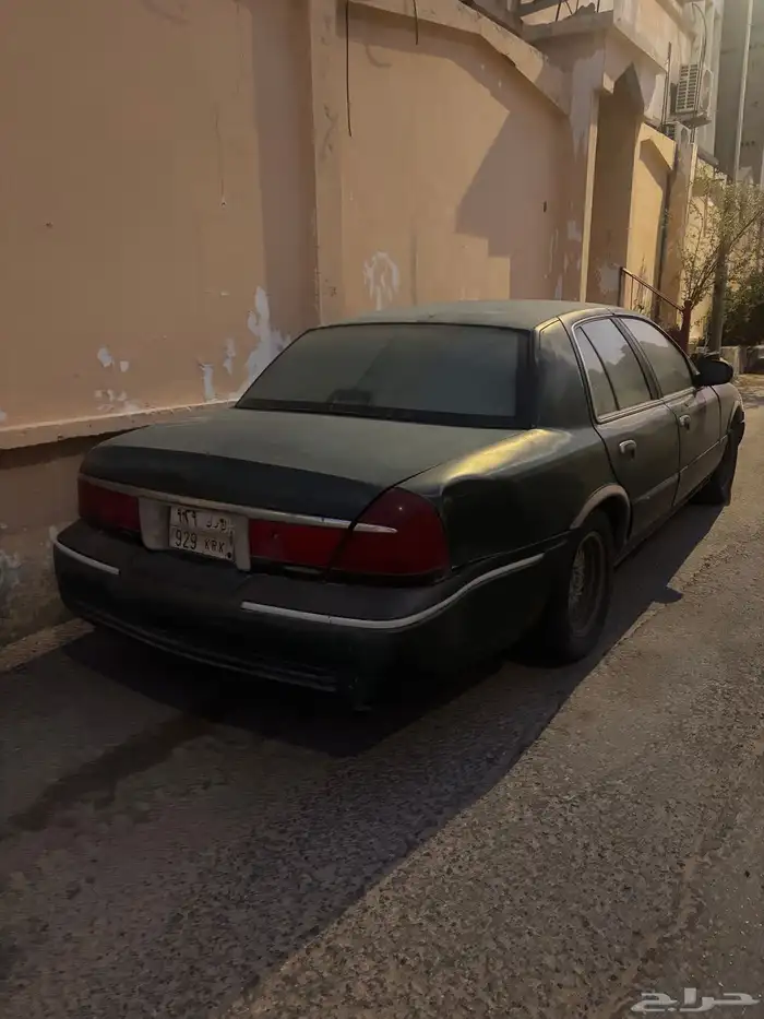 فورد يحمل لوحة مميزة 0