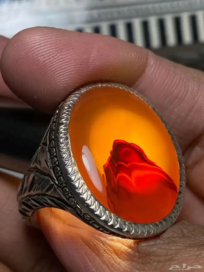 خاتم عقيق زجاجي مزعفر ومصور 3