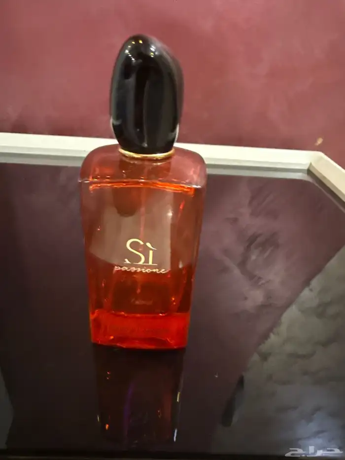 غرشه فارغه لعطر اصلي. اسكندل وعطر سي 2
