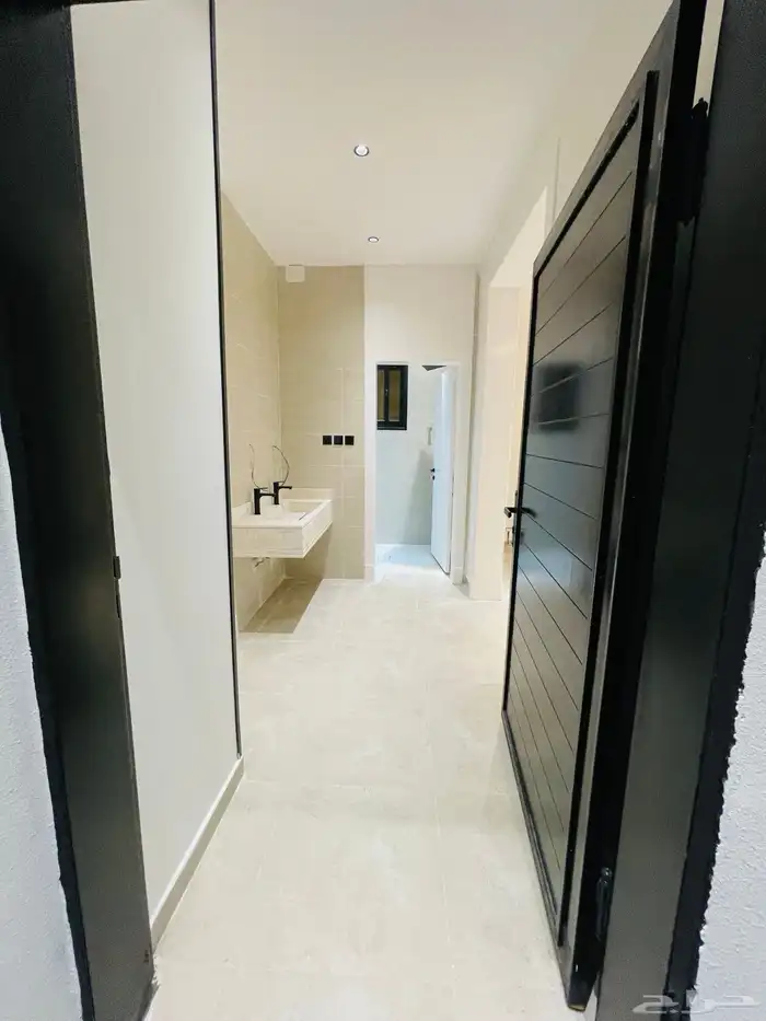 للبيع الآن شقق تمليك علوي مع سطح السعر 500 الف حي الضيافة 13