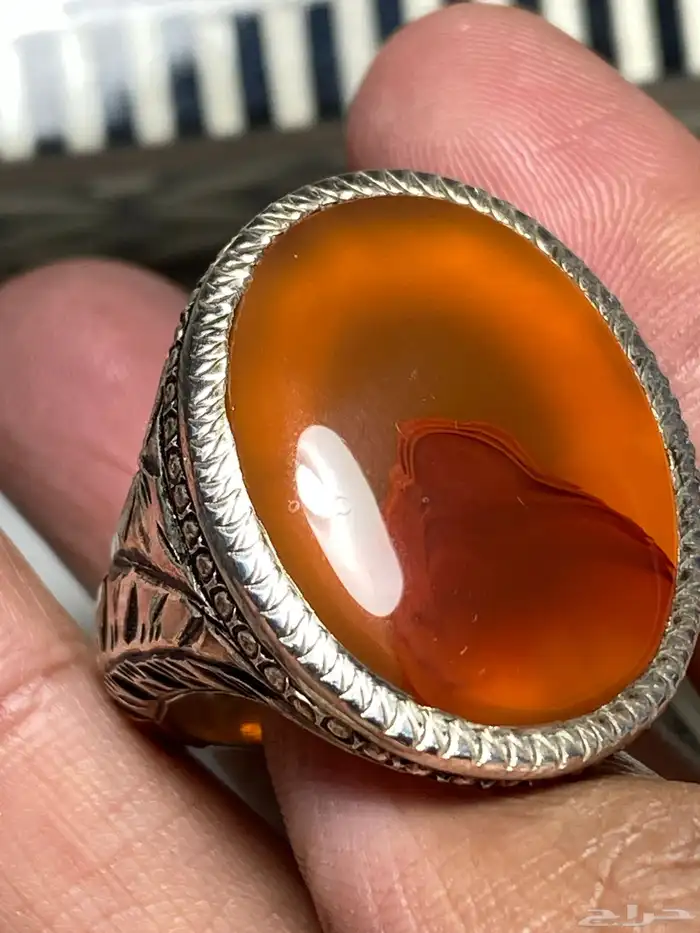 خاتم عقيق زجاجي مزعفر ومصور 1